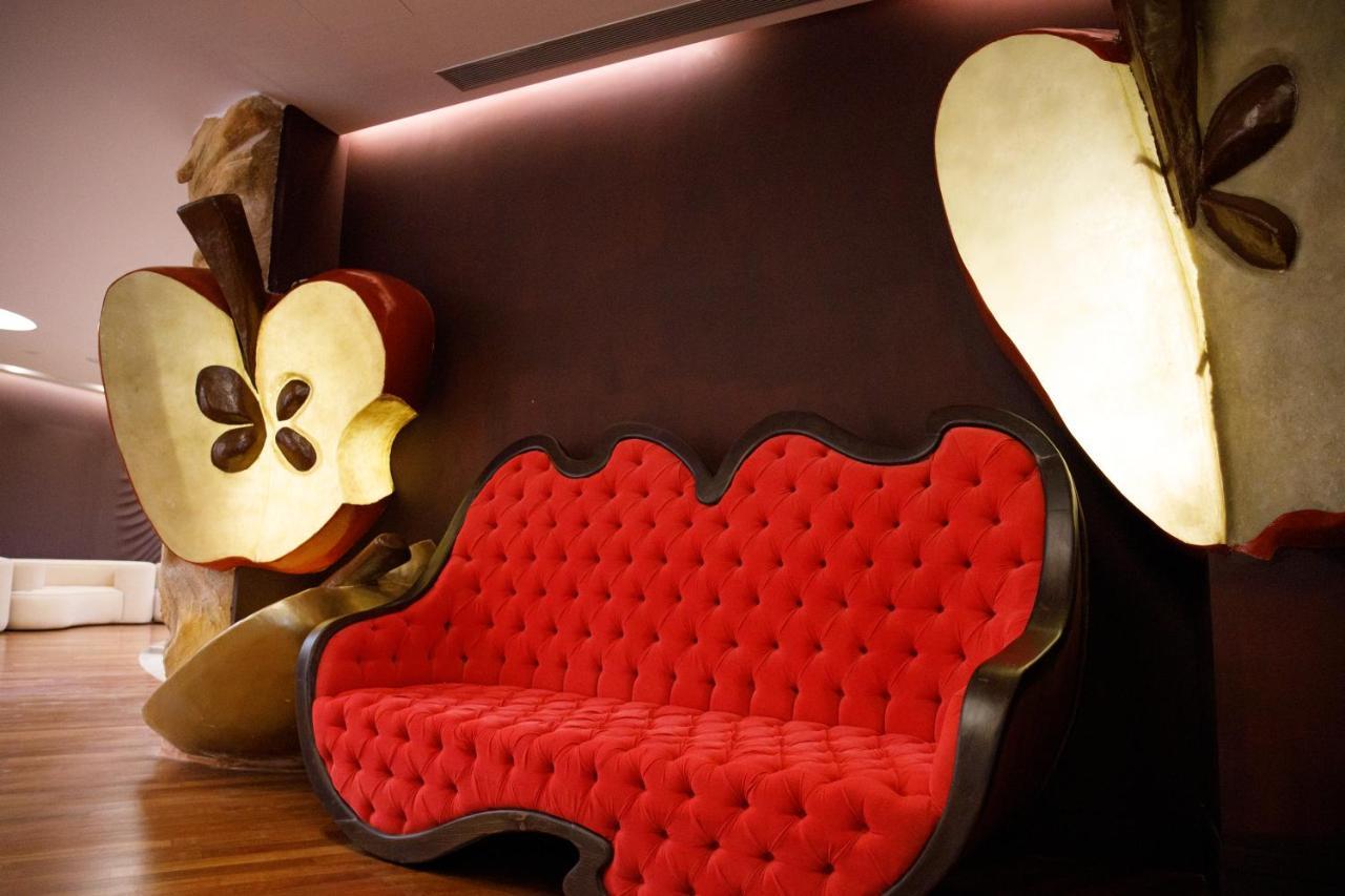 Arka Art Hotel Kashari Dış mekan fotoğraf The Apple sofa