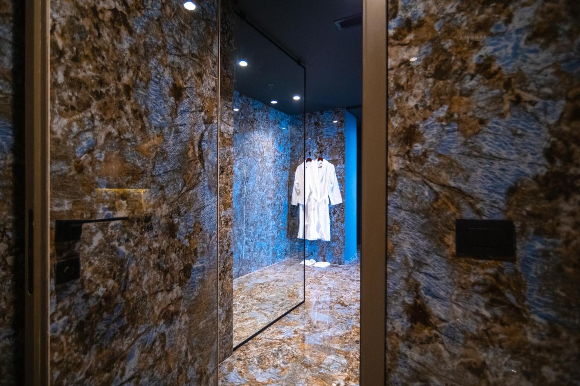 Arka Art Hotel Kashari Dış mekan fotoğraf Bathroom